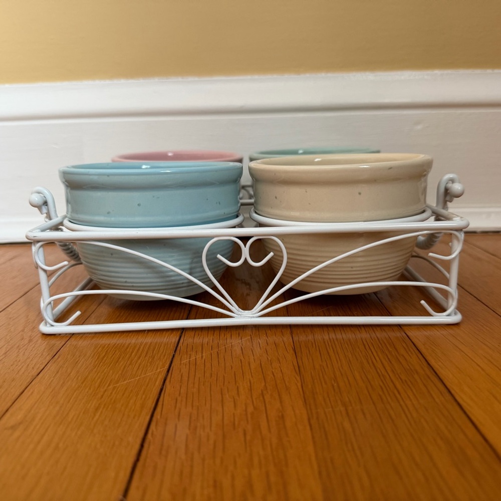 Set of 4 Pastel Removable Ceramic Bowls with Metal Holder